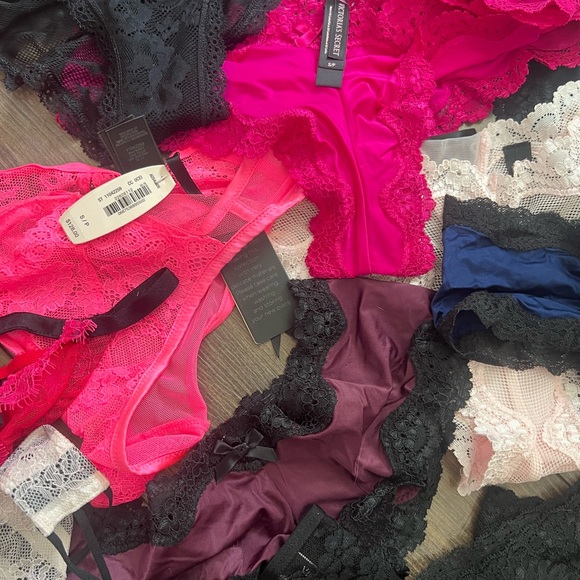 Victoria’s Secret lot!! Panties and bralettes and lingerie - Picture 6 of 16